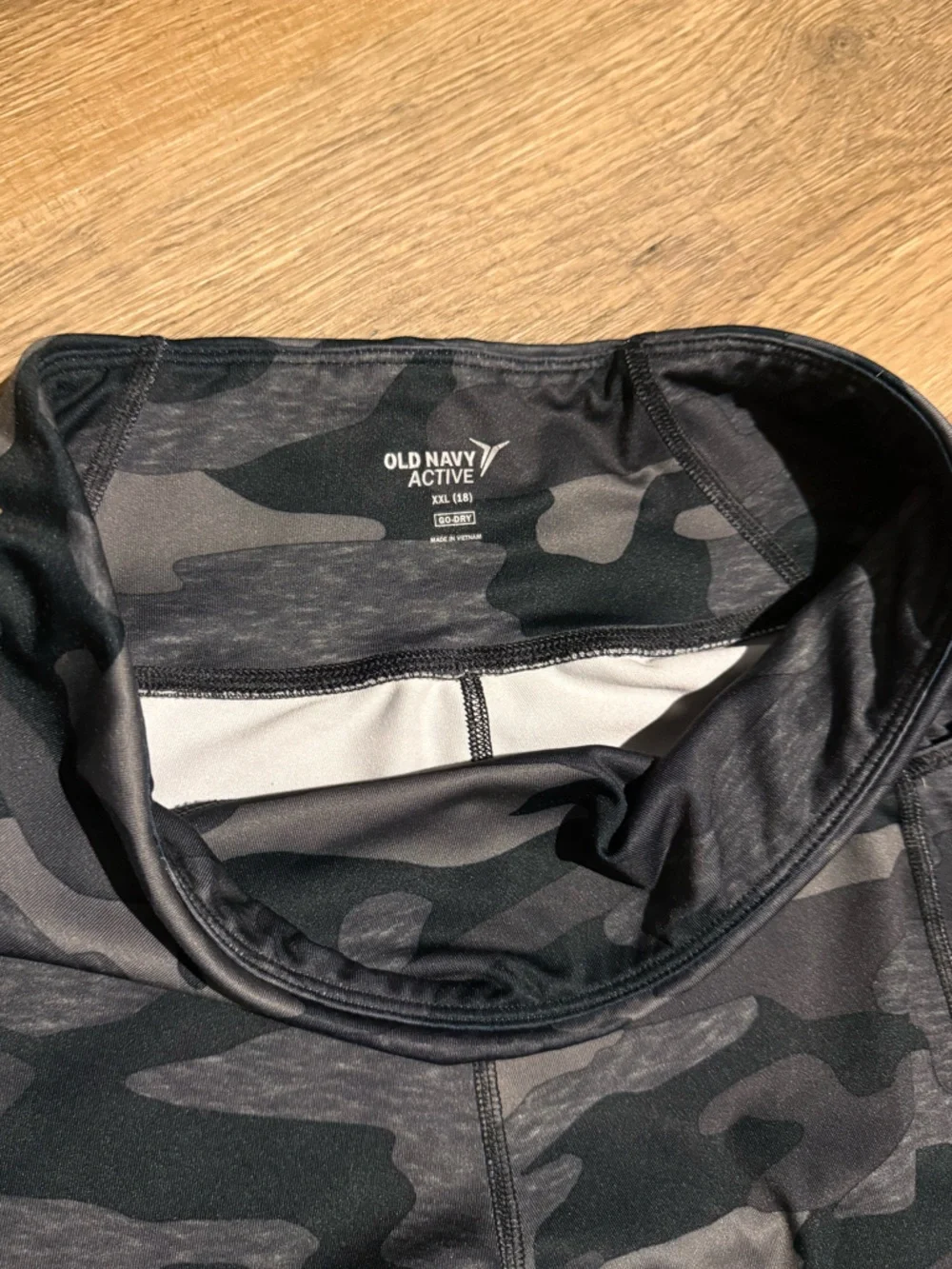 NWOT Old Navy Active Leggings